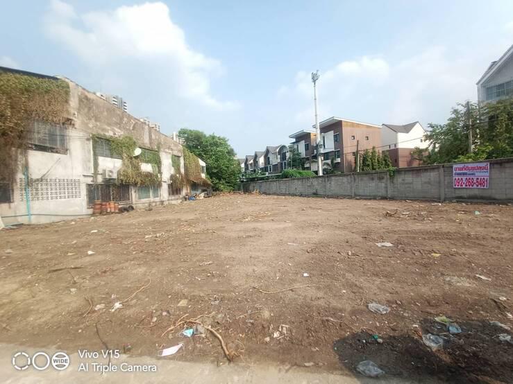 ที่ดิน 5500000 นนทบุรี ปากเกร็ด บ้านใหม่