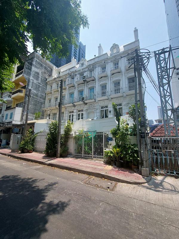 ทาวน์เฮาส์ 25500000 กรุงเทพมหานคร เขตบางรัก สุริยวงศ์