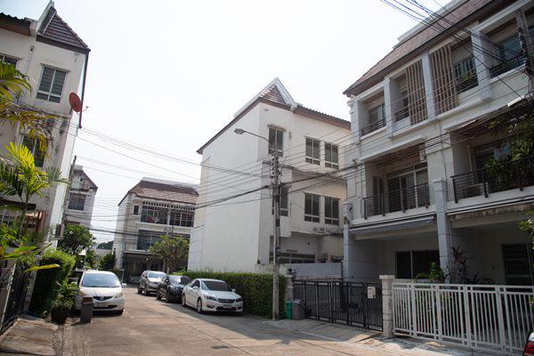 ทาวน์เฮาส์ 5000000 กรุงเทพมหานคร เขตประเวศ หนองบอน