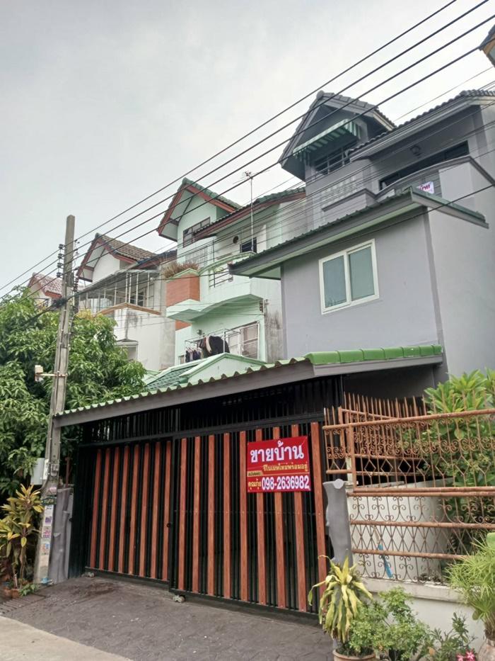 ทาวน์เฮาส์ 6500000 กรุงเทพมหานคร เขตตลิ่งชัน บางพรม