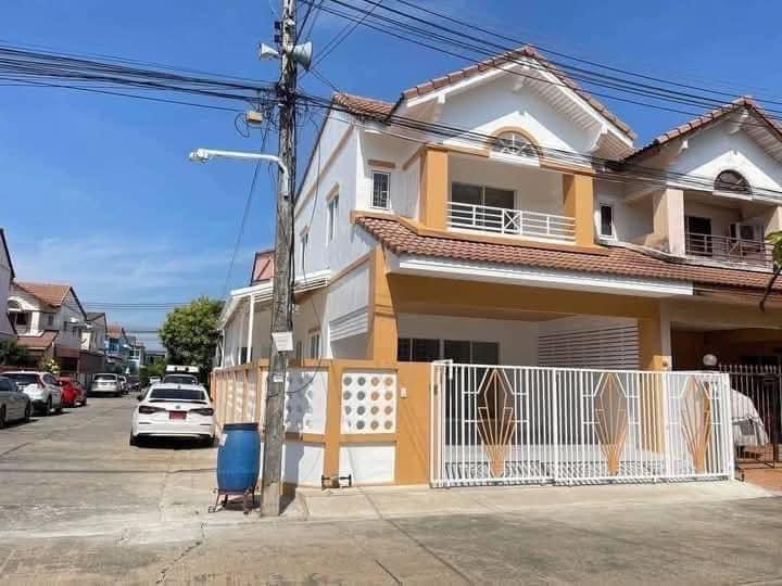 ทาวน์เฮาส์ 2450000 ปทุมธานี ธัญบุรี บึงยี่โถ