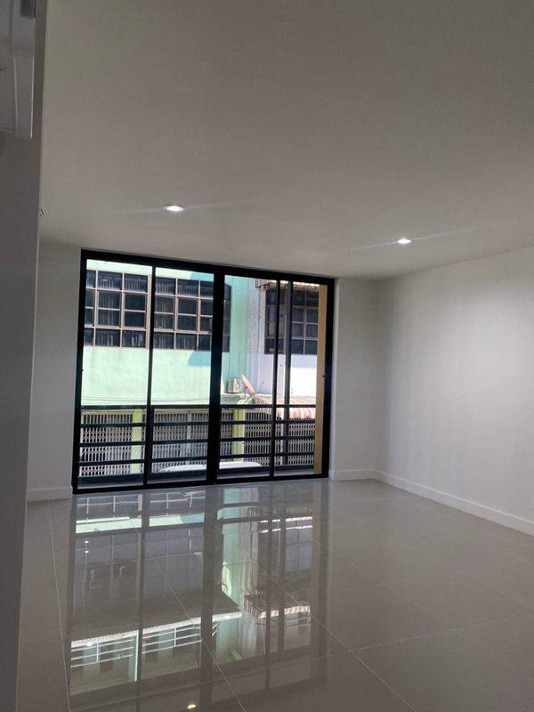 ทาวน์เฮาส์ 4500000 กรุงเทพมหานคร เขตบางพลัด บางยี่ขัน