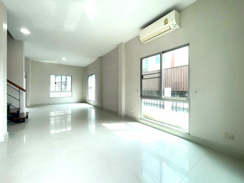 ทาวน์เฮาส์ 2750000 กรุงเทพมหานคร เขตสายไหม ออเงิน