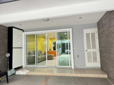 ทาวน์เฮาส์ 27500 กรุงเทพมหานคร  