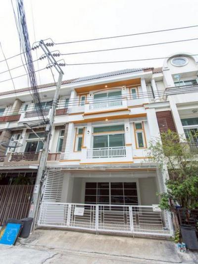 ทาวน์เฮาส์ 5590000 กรุงเทพมหานคร เขตลาดพร้าว จรเข้บัว
