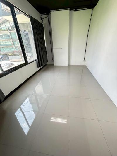 อาคารพาณิชย์ 27500 กรุงเทพมหานคร เขตยานนาวา ช่องนนทรี
